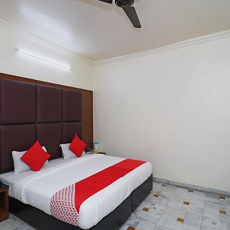 Oyo Hotel Ashoka International Kanpur Buitenkant foto