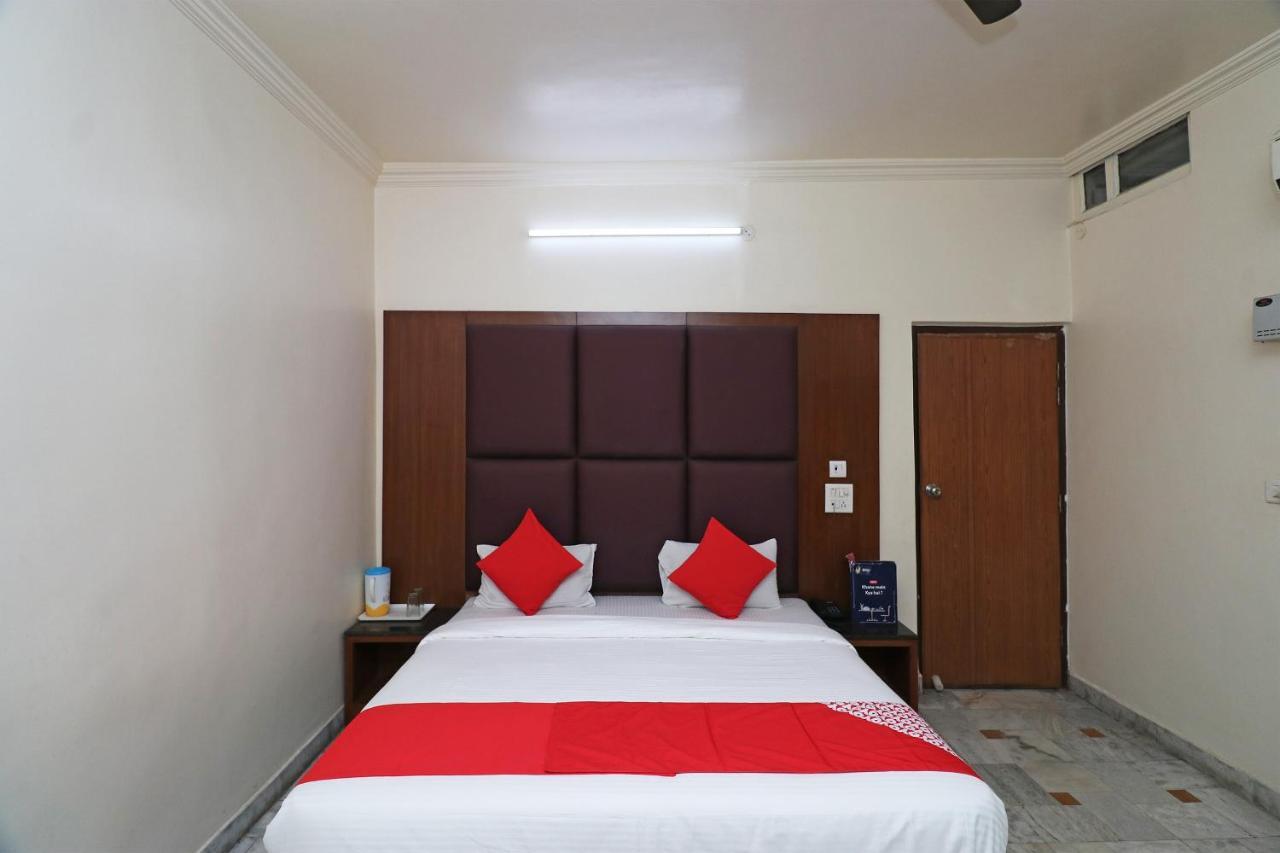 Oyo Hotel Ashoka International Kanpur Buitenkant foto