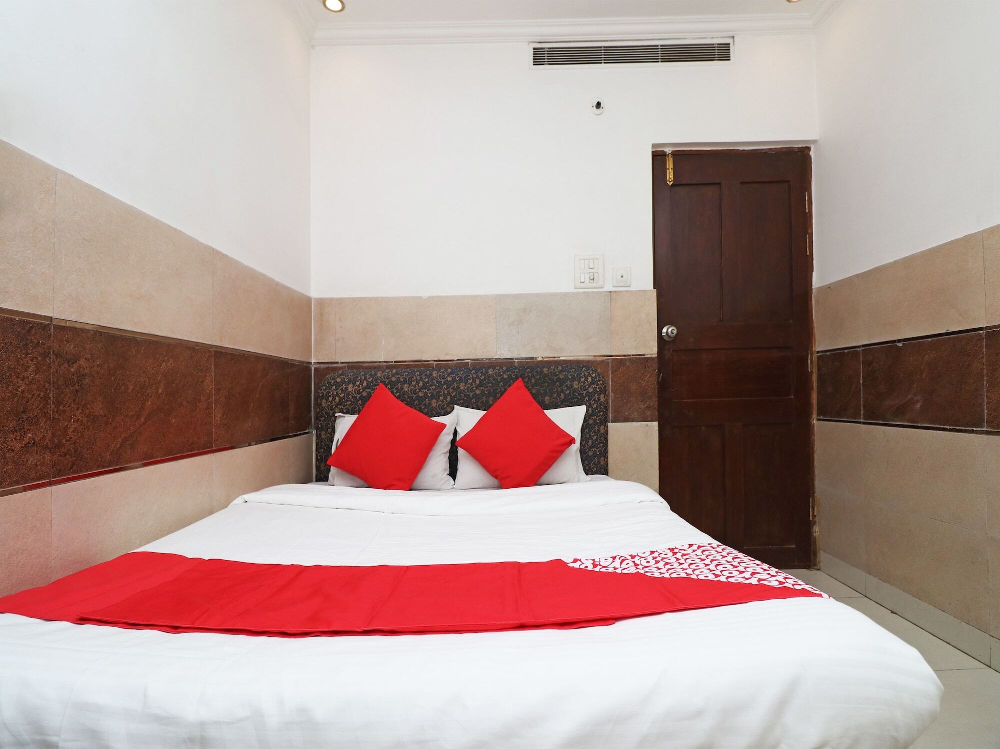Oyo Hotel Ashoka International Kanpur Buitenkant foto